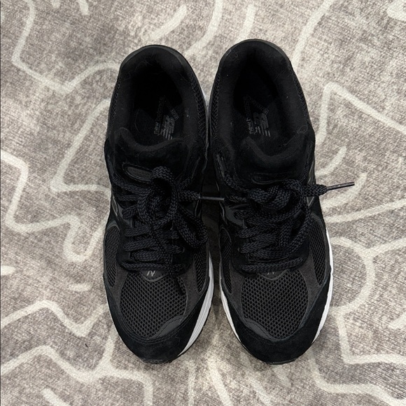 NWOT New Balance Black 2002R Sneakers 7.5 - Picture 3 of 7